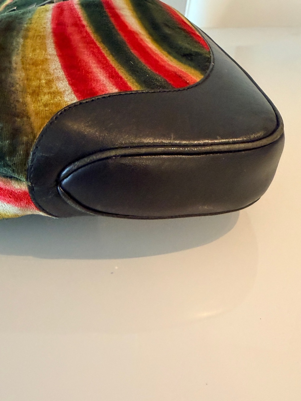 Vintage Gucci One of a Kind Bag - Picture 4 of 9